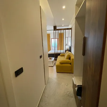 Gold Lux Apartment